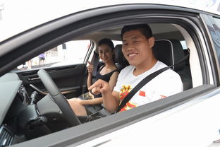 ufc李景亮與觀致陸戰隊美女親密互動