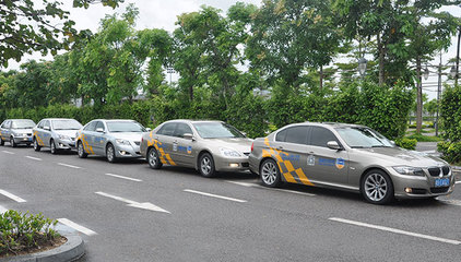 深圳市鑫順安汽車陪駕服務 - 企業風采 - 換證服務